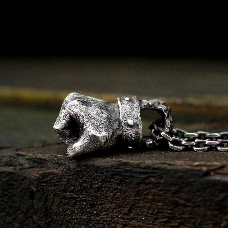 Personality Brave Fist Power Fist Necklace Destiny Wall Breaking Fist Fist Hammering Necklace Men And Women Jewelry