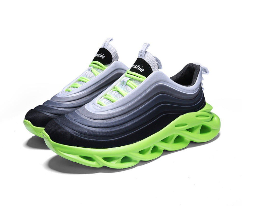 Breathable mesh running shoes