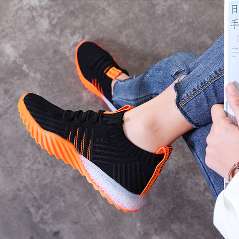 Breathable mesh running shoes