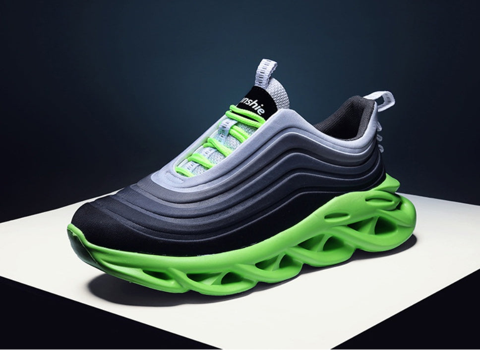 Breathable mesh running shoes