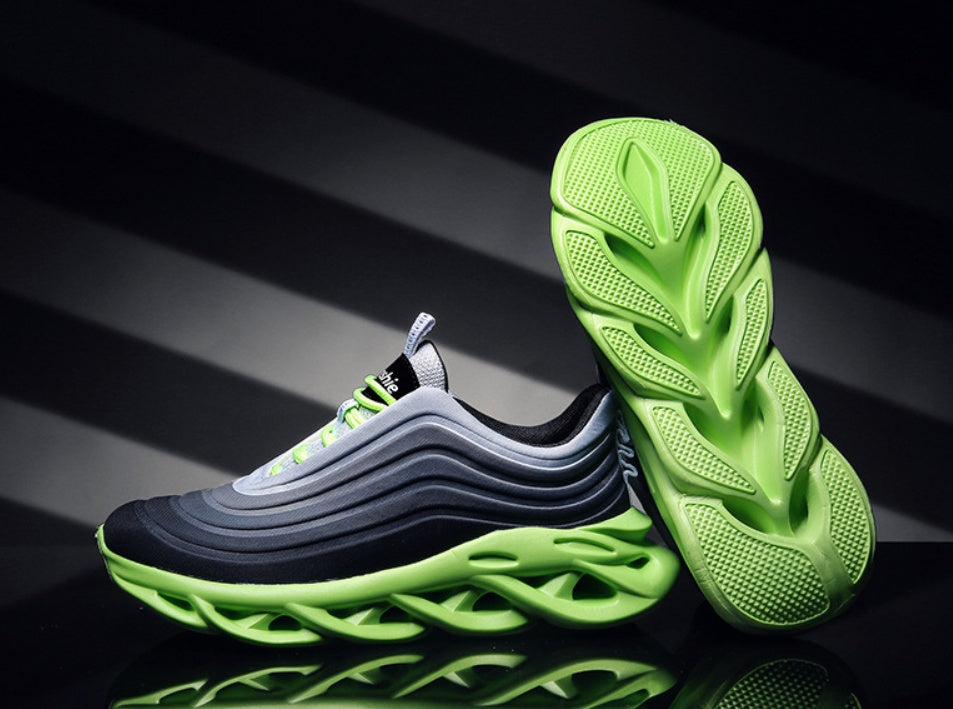 Breathable mesh running shoes