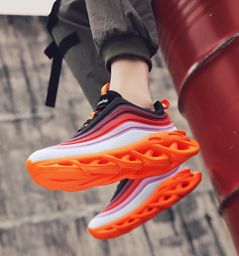 Breathable mesh running shoes